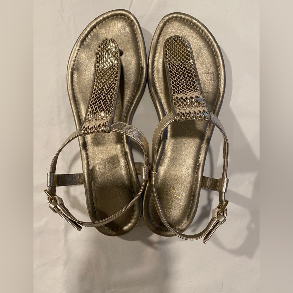 Cole Haan Molly Flat Thong White Gold / Snake size 7